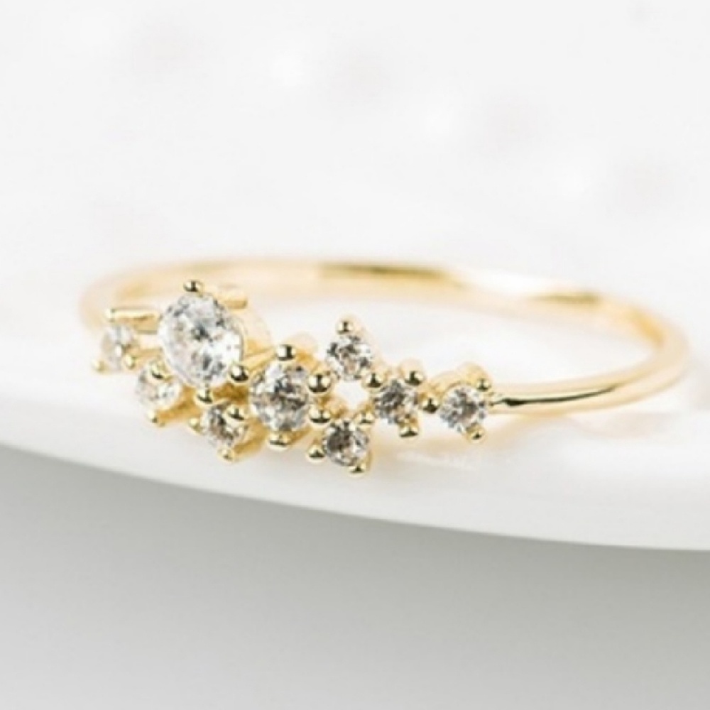 Dainty CZ crystal right hand ring - Picture 5 of 7